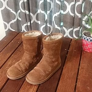 UGG sheepskin size 7 boots